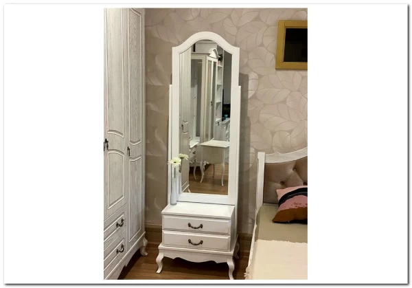 Зеркало напольное Авиньон из массива бука  заказать по цене 38 880 руб. в Тюмени